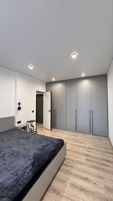 Продаж Нової 1,5 кімнатної квартири. Центр.