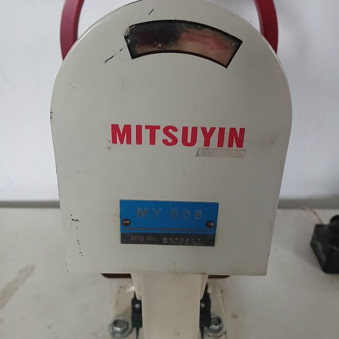 Одноголовий електричний прес для встановлення металофурнітури