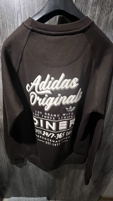 Коричневий светр з принтом  adidas Originals