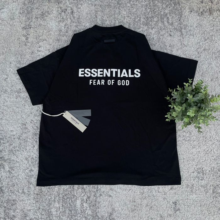 T-shirt Fear of God Essentials Logo