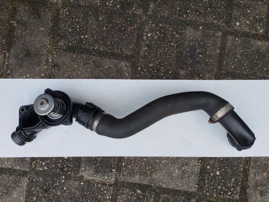 Termostat z czujnikiem i wężem BMW M54B30