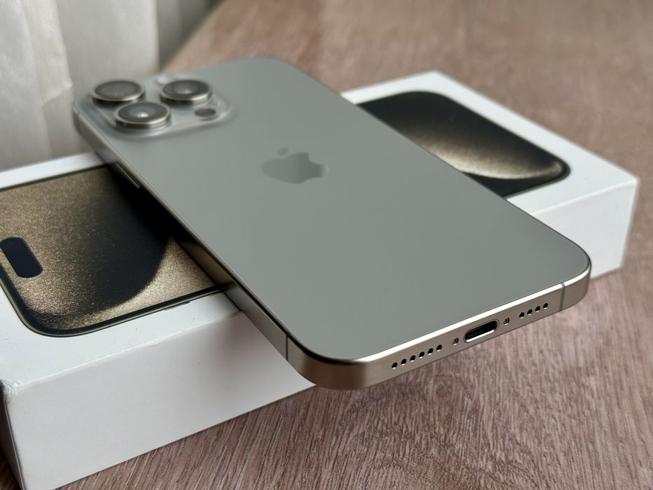 Apple Iphone 15 Pro Max Natural Titanium 512 gb  акб 89%