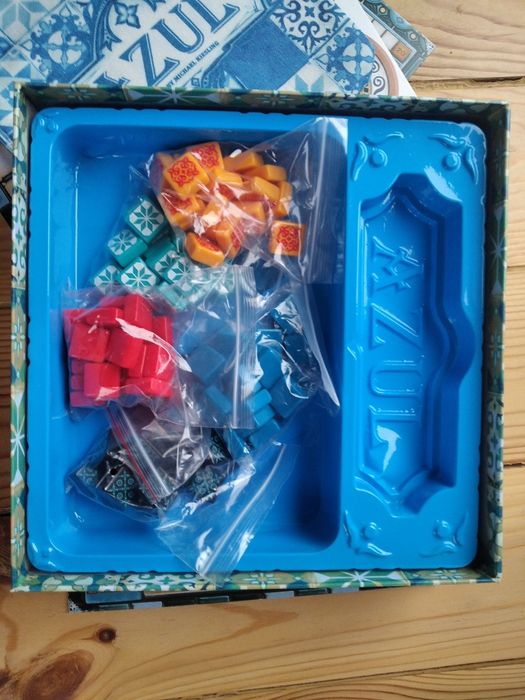 Azul, Азул англ.