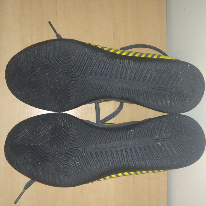 Buty piłkarskie halowe NIKE Mercurial Vapor 12 Club Ic roz.eu-38.5