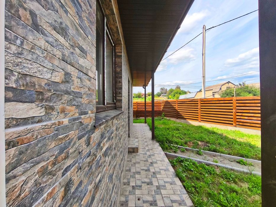 Новий сучасний будинок без ремонту у Гостомелі