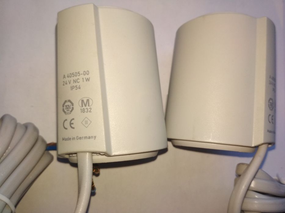 Siłowniki 24V NC MOENHLENHOFF, nowe