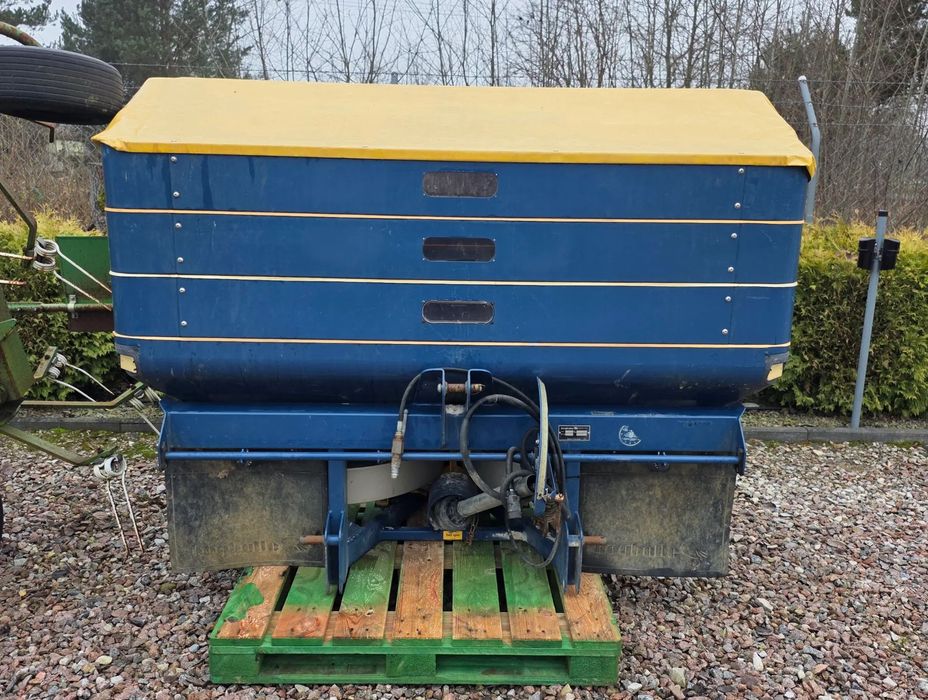 Bogballe L2+  Rozsiewacz do nawozu BOGBALLE L2+