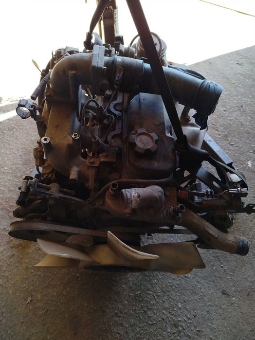 Motor Nissan TD25 completo com poucos km