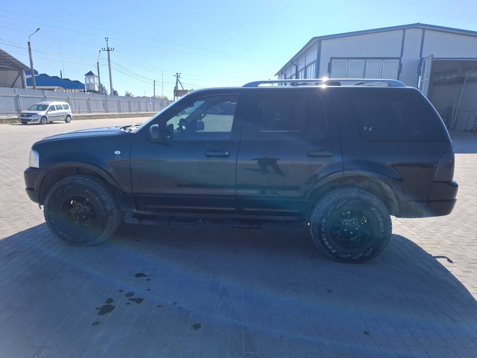 Автомобіль Ford Explorer