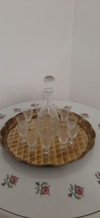 Serviço Garrafa de licor e 11 copos