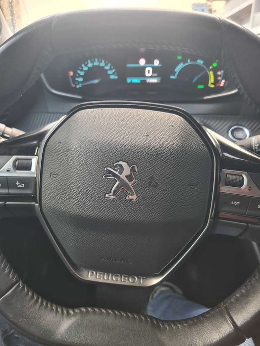 Peugeot E 2008 como novo