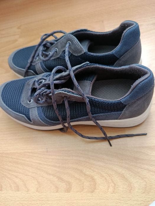 Sprzedam buty sportowe rozm.41.  wojskowe.