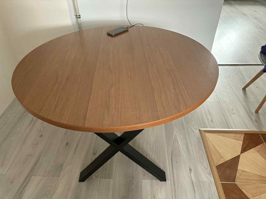 Sprzedam stol  laminowany okrągły