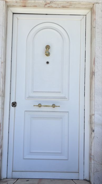 Janelas  e portas usadas.