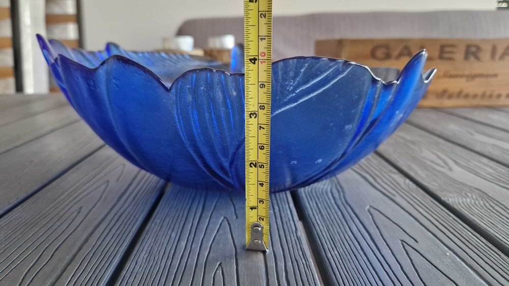Taça de vidro azul grande