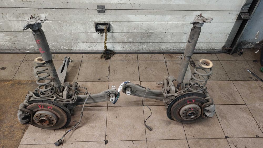 jeep cherokee kl 2016 zawieszenie kopyto zwrotnica noga tył lewa prawa