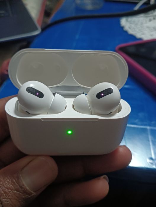 Vendo AirPods, auriculares sem fio novo, não é original