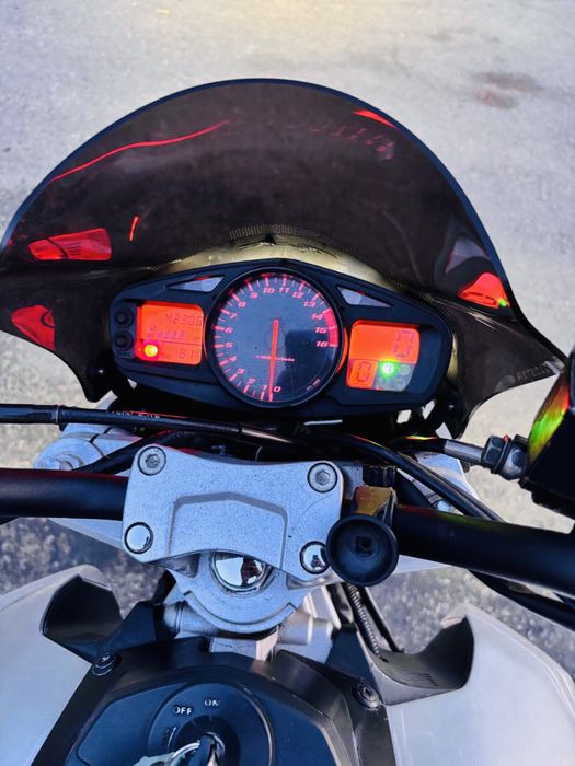SUZUKI GSR600 2007