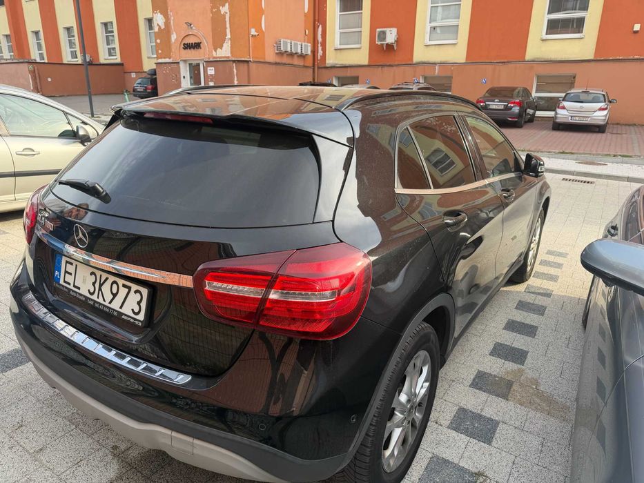 Mercedes GLA 180 2018r. przebieg 65tyś km.