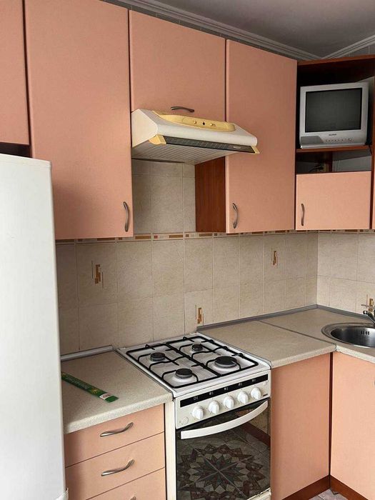 Продаж 2 К. Ближні Гречани