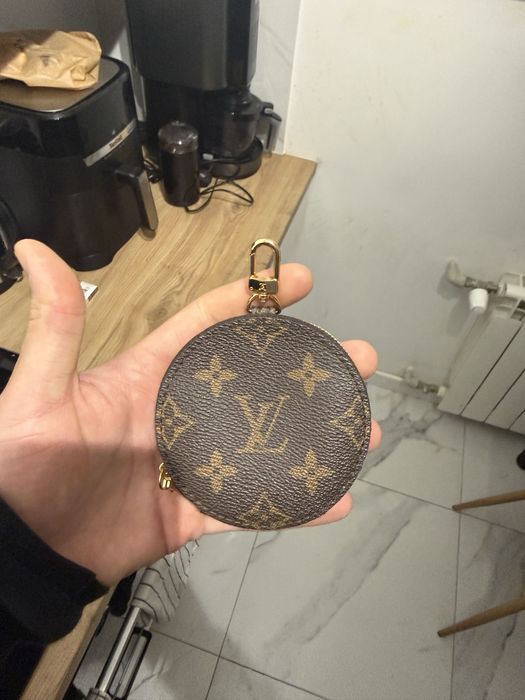 Louis Vuitton Monogram – okrągła portmonetka na monety