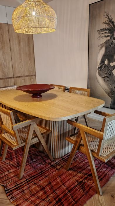 Vendo mesa em carvalho