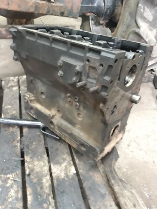 Blok silnik perkins 4cylindry  aa 80576 u665370y