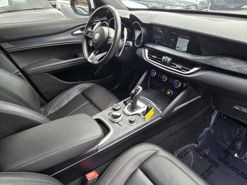 2022 Alfa Romeo Stelvio Sprint