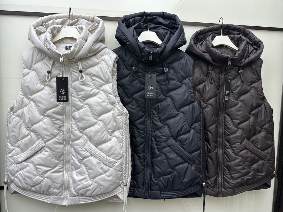 Жіноча стьобана жилетка | жилетка з капюшоном | опт/роздріб