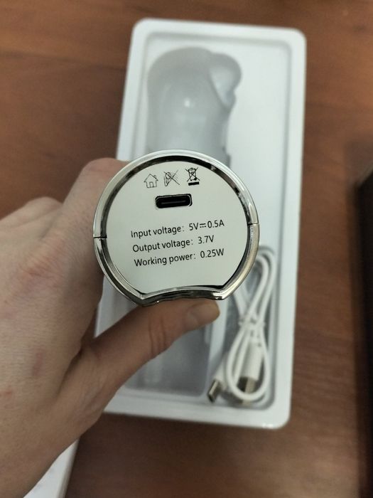 Новий масажер мікротоки мікроструми + LED терапія для обличчя