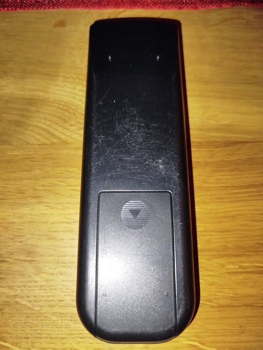 Pilot do HK670 Harman Kardon uzywany