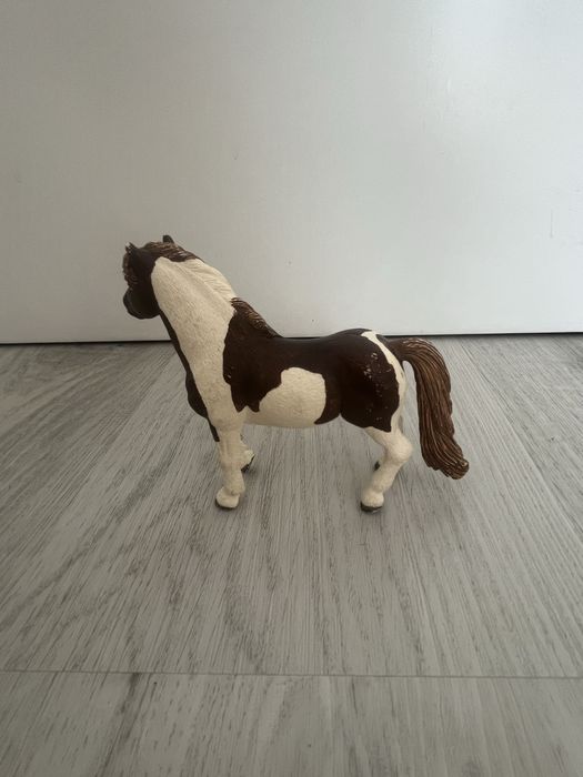 Figurka konik schleich