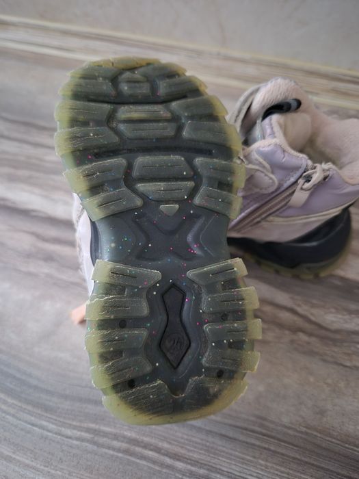 Продам змові черевички для дівчинки