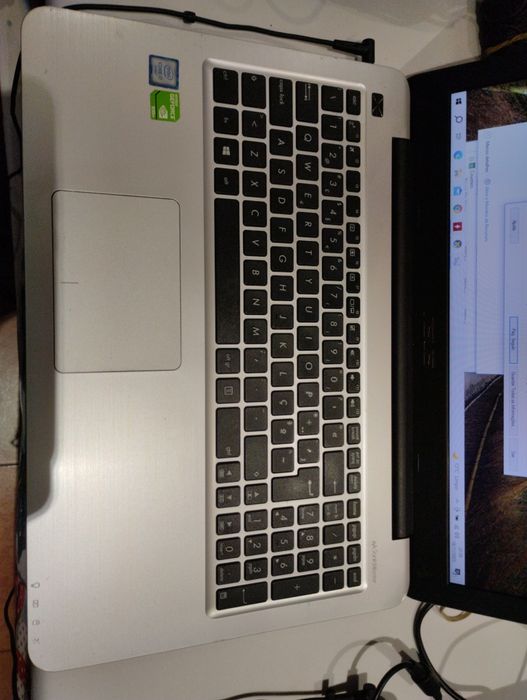 ASUS K556UR-I7-7500+8GB+GF930MX