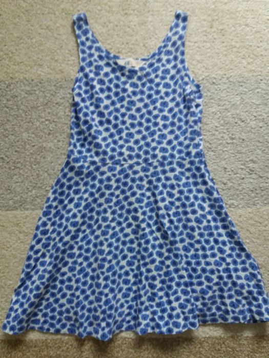 Sukienka na ramiączkach biała w niebieskie kwiatki 116/122 H&M