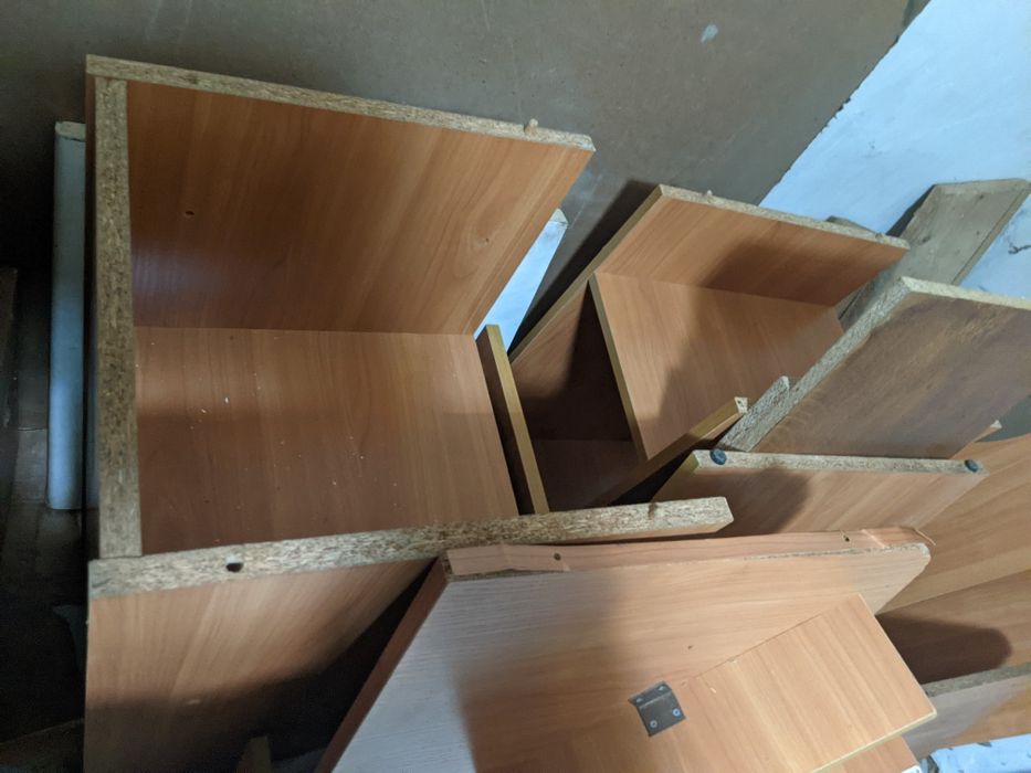 Стол компьютерный в разобранном виде