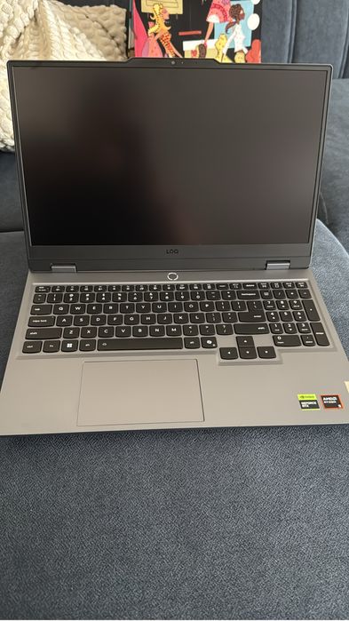 Laptop LENOVO LOQ 15AHP10 FHD / AMD Ryzen™ 5 220 / 16 GB RAM / 512 GB SSD / GeForce RTX™ 5050 DLSS 4 / Windows 11