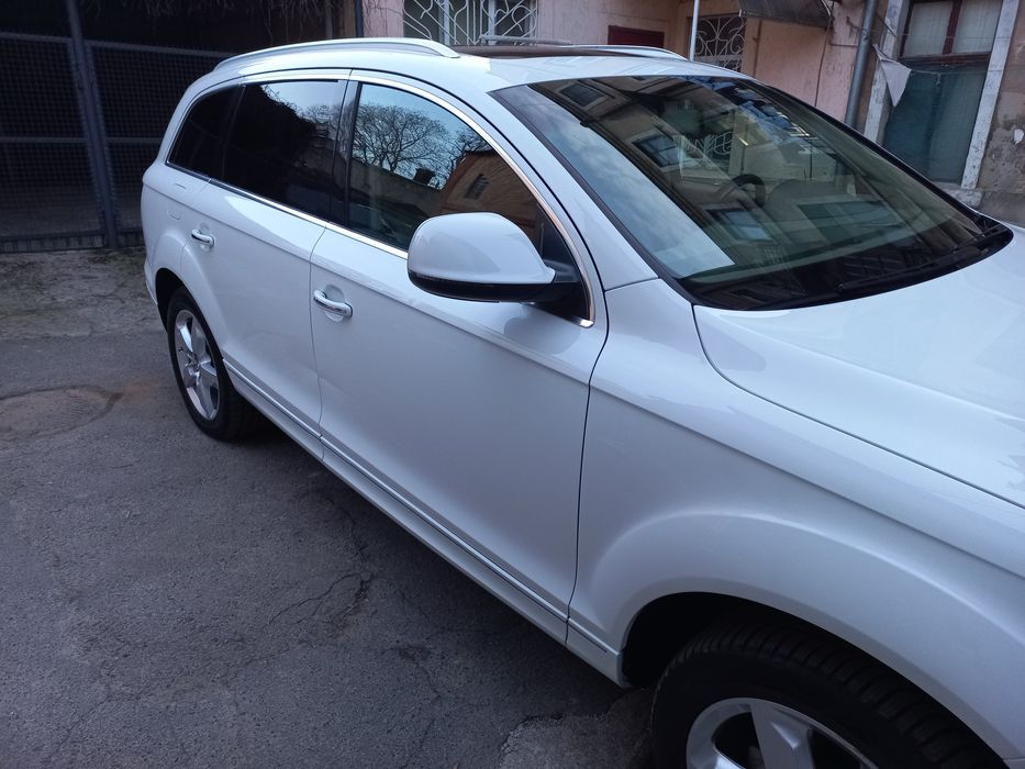 Audi Q7  продам