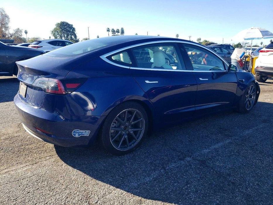2020 TESLA model 3