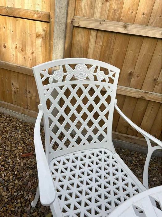 Zestaw aluminiowych mebli ogrodowych. Unikatowy komplet