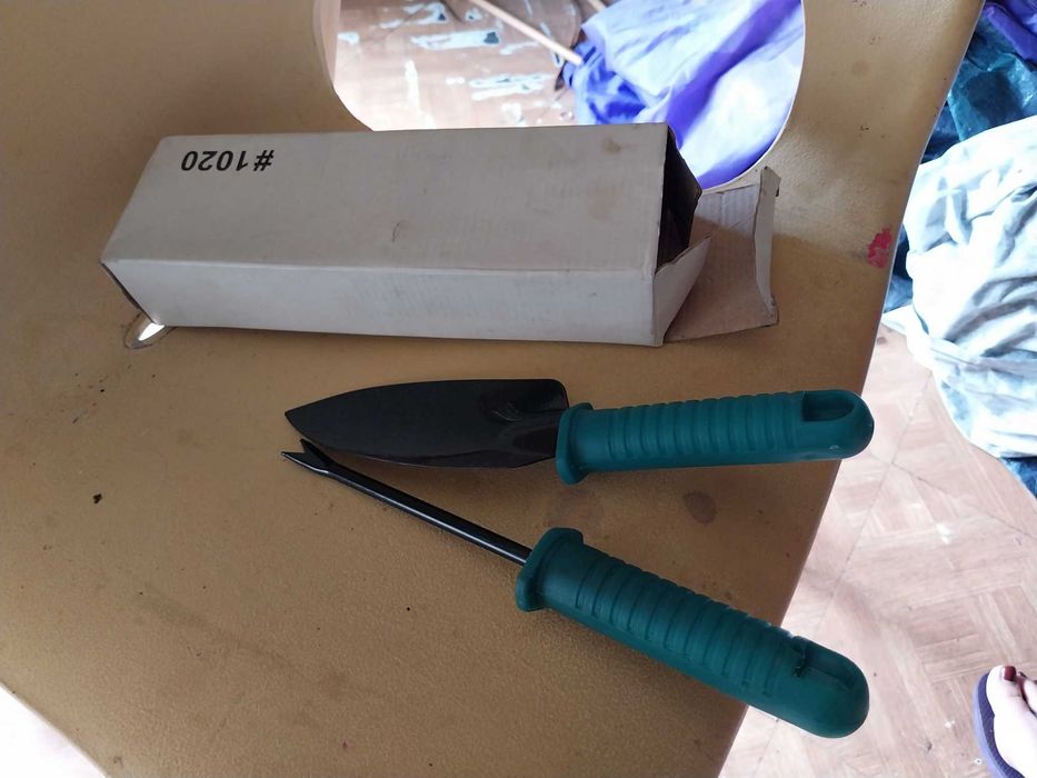 Conjunto de 2 ferramentas de jardinagem novos