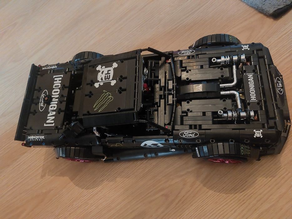 Lego tecnic Ford Mustang Hoonicorn