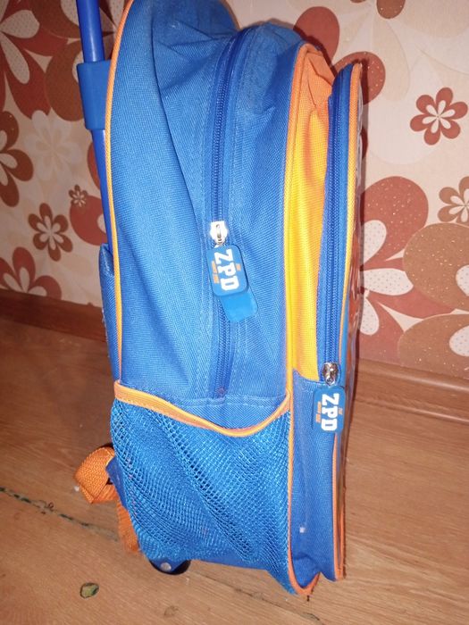 Рюкзак на колесах. Детский чемодан