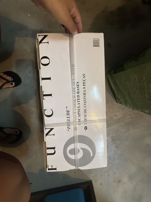 Vendo conjunto tachos/pamelas novas