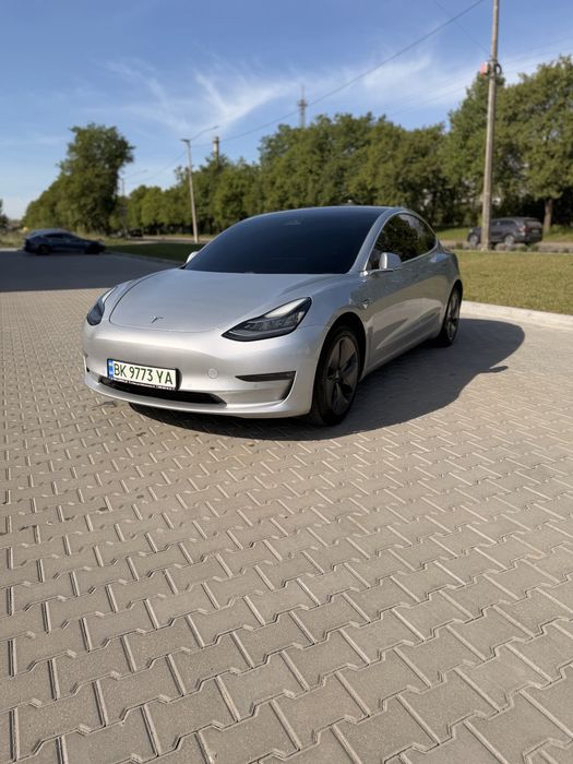 Tesla model 3 long range