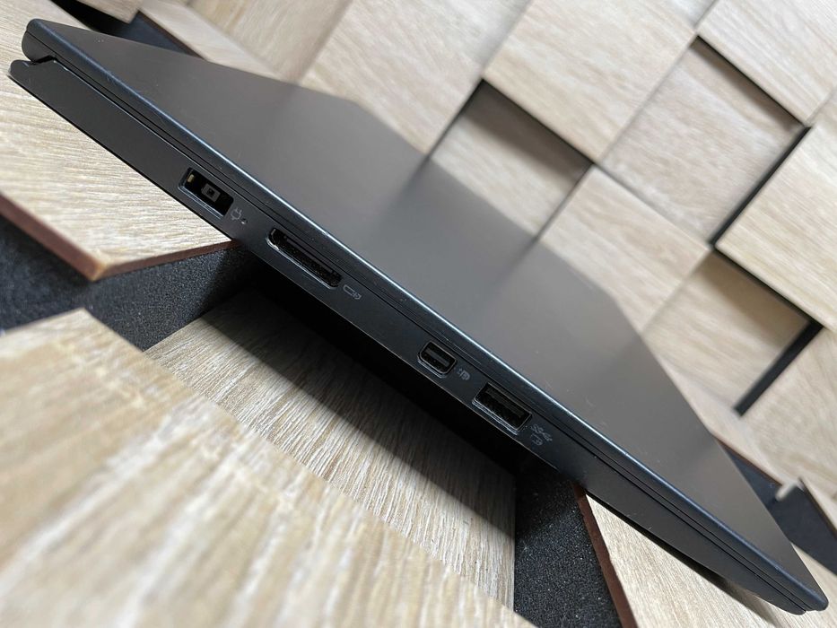 №5572 Ноутбук Lenovo ThinkPad X1 Carbon Gen 4 th/i5-6300U/RAM8Gb/SSD128Gb