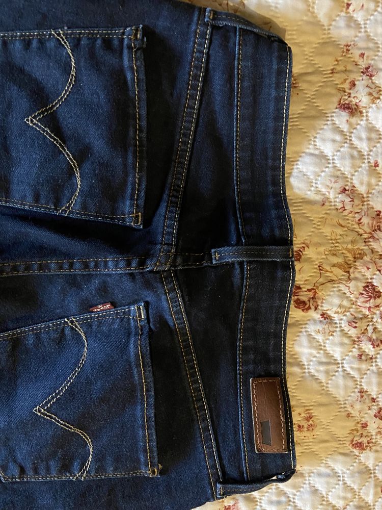 Levis 27 sale demi curve