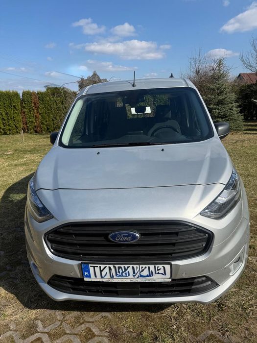 Ford Transit Connect FORD Transit Connect. Samochód z rampą dla osoby niepełnosprawnej.