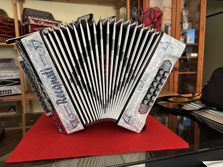 Concertinas novas à 3voz direta