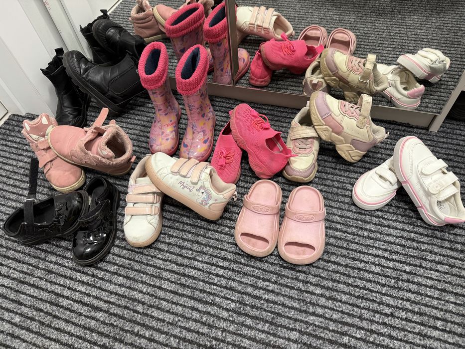 Взуття на дівчинку 27р.